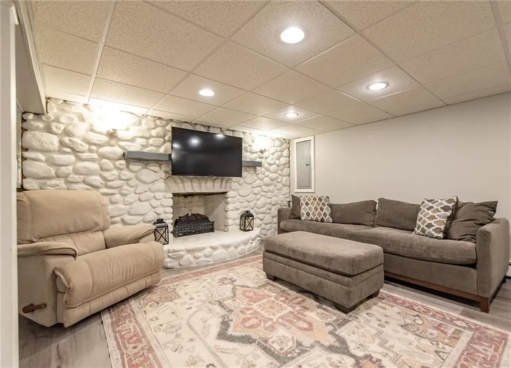 14 Wenscott Lane North Providence RI 02904