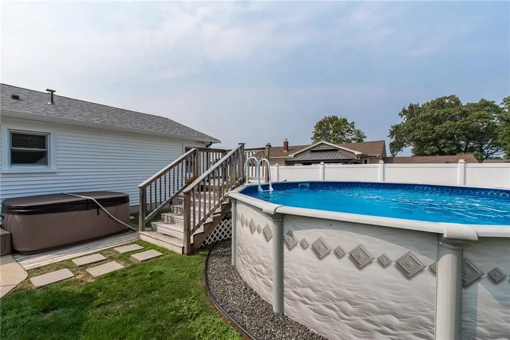 14 Wenscott Lane North Providence RI 02904