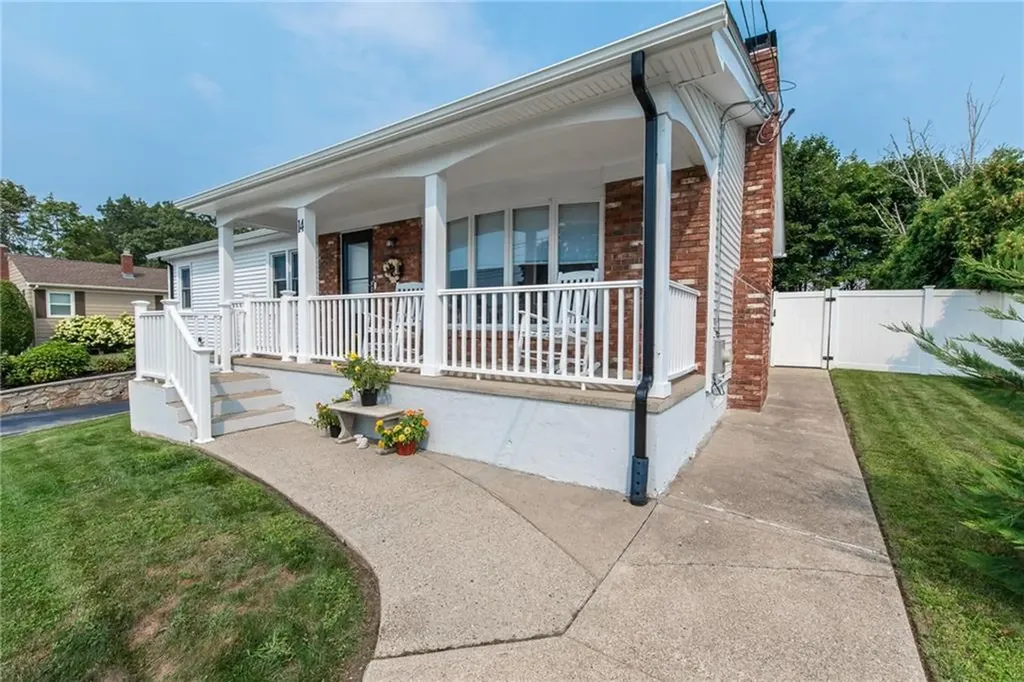 14 Wenscott Lane North Providence RI 02904