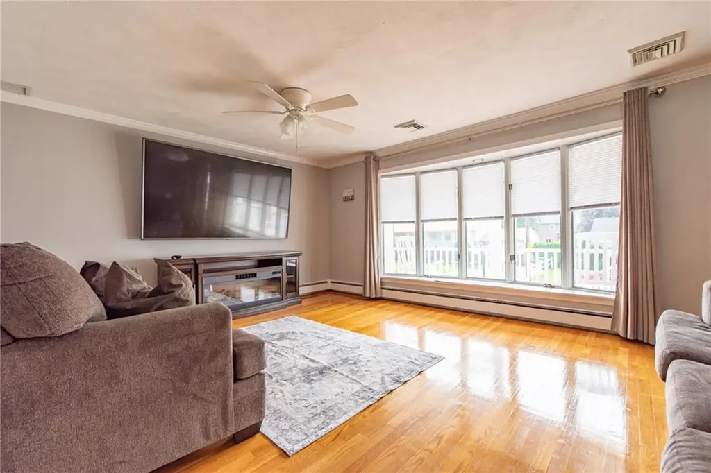 14 Wenscott Lane North Providence RI 02904