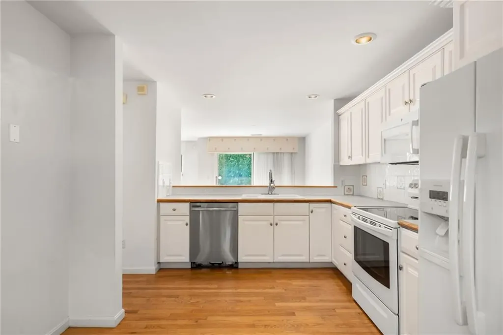 2 Blindbrook Drive Narragansett RI 02882