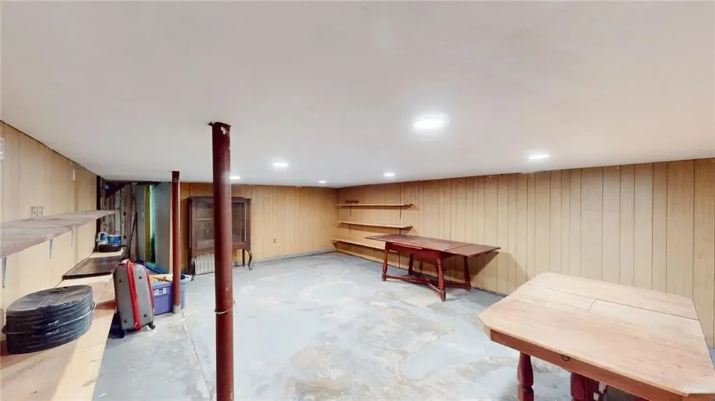 8 Vincent Avenue North Smithfield RI 02896