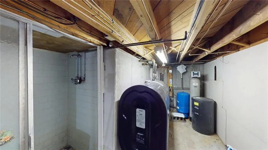 8 Vincent Avenue North Smithfield RI 02896