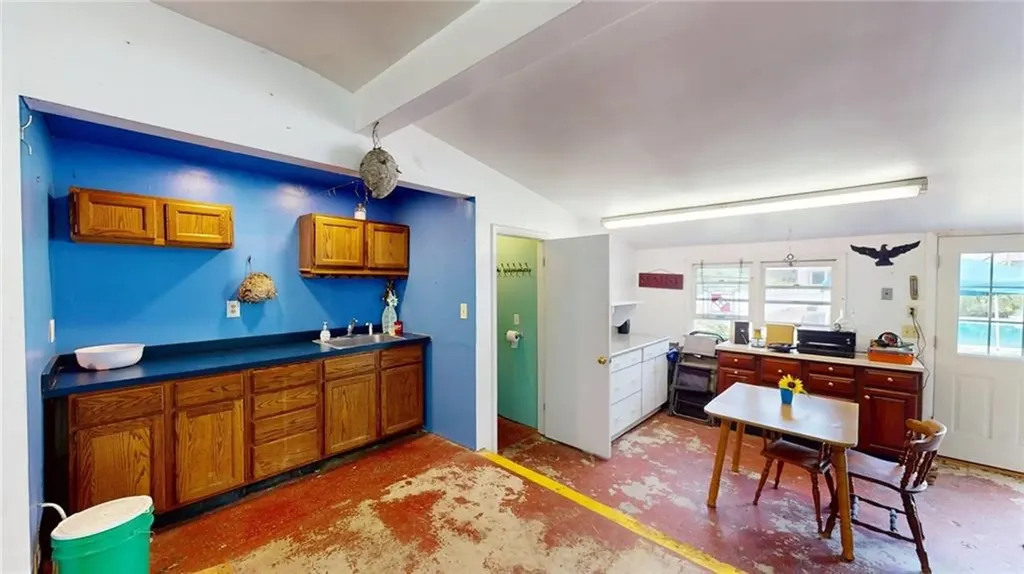 8 Vincent Avenue North Smithfield RI 02896