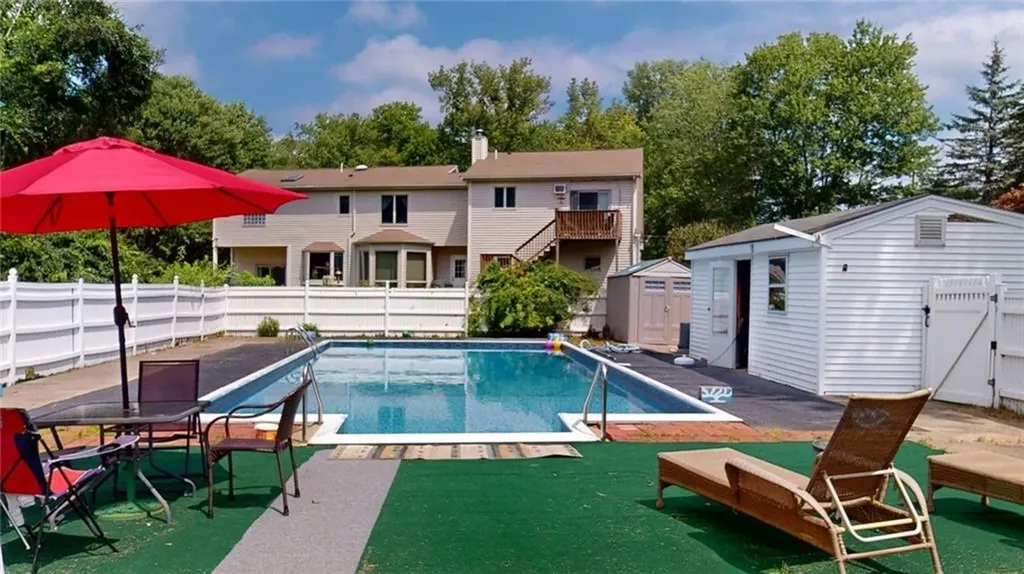 8 Vincent Avenue North Smithfield RI 02896