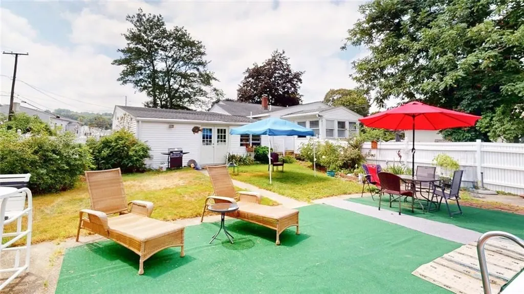 8 Vincent Avenue North Smithfield RI 02896