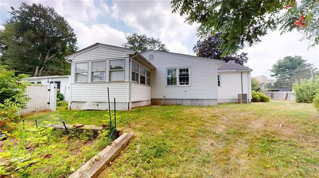 8 Vincent Avenue North Smithfield RI 02896