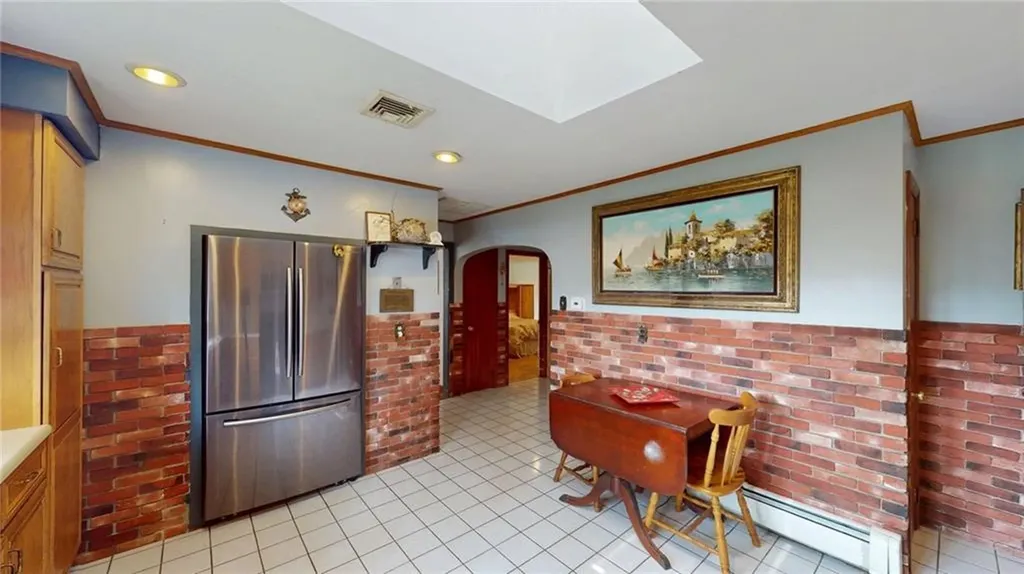 8 Vincent Avenue North Smithfield RI 02896