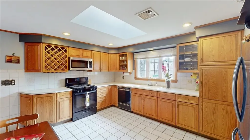 8 Vincent Avenue North Smithfield RI 02896