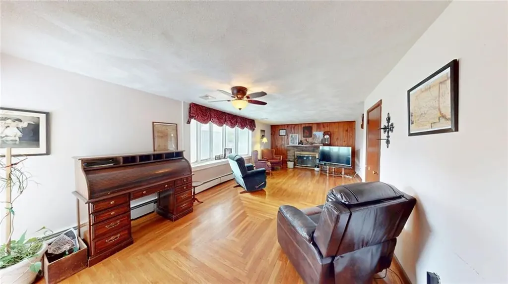 8 Vincent Avenue North Smithfield RI 02896