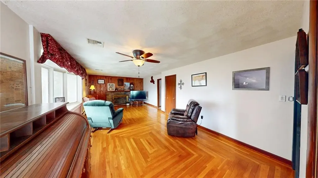 8 Vincent Avenue North Smithfield RI 02896