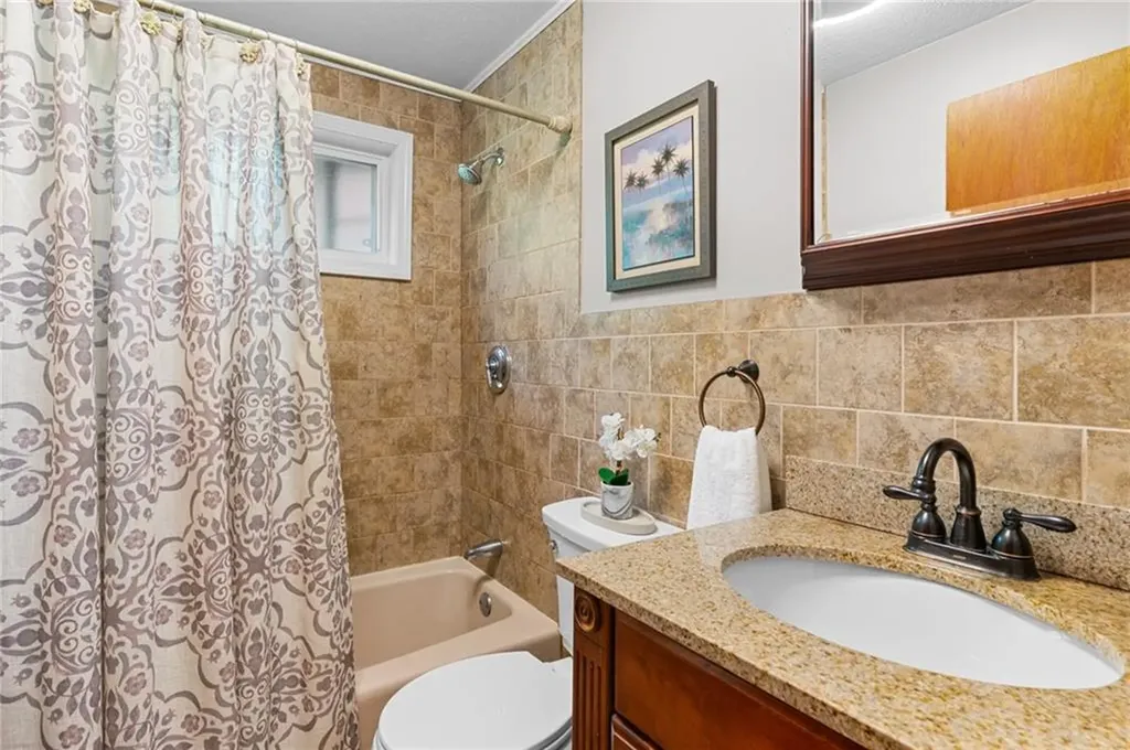 72 Winifred Avenue Warwick RI 02889