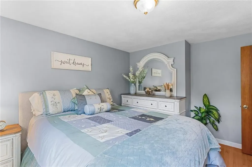 72 Winifred Avenue Warwick RI 02889
