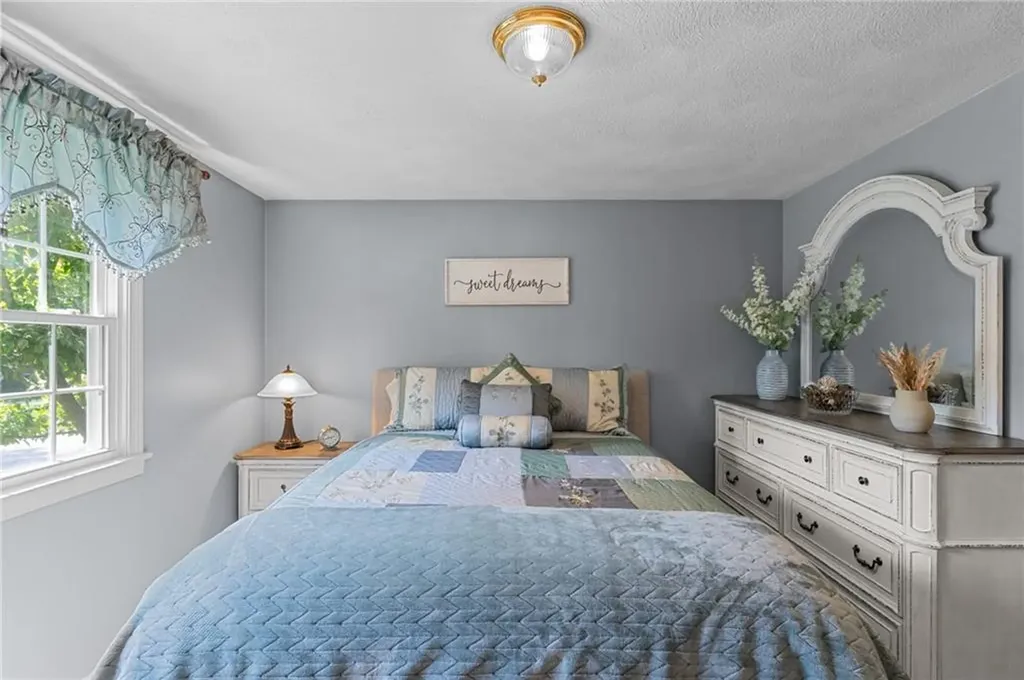 72 Winifred Avenue Warwick RI 02889