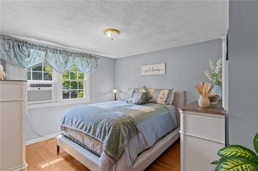 72 Winifred Avenue Warwick RI 02889