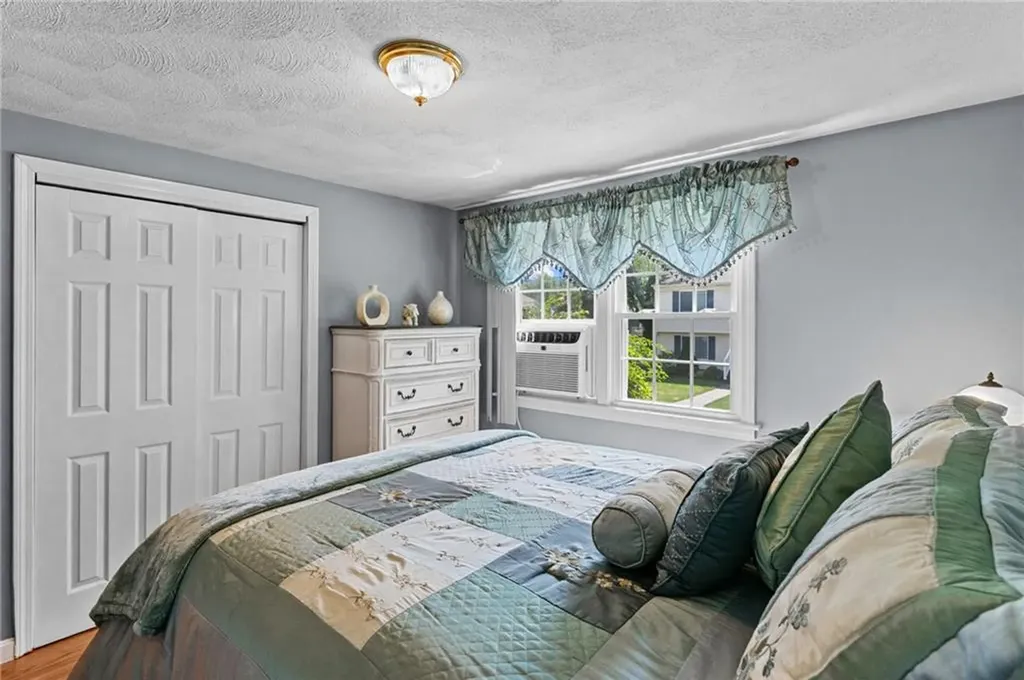 72 Winifred Avenue Warwick RI 02889