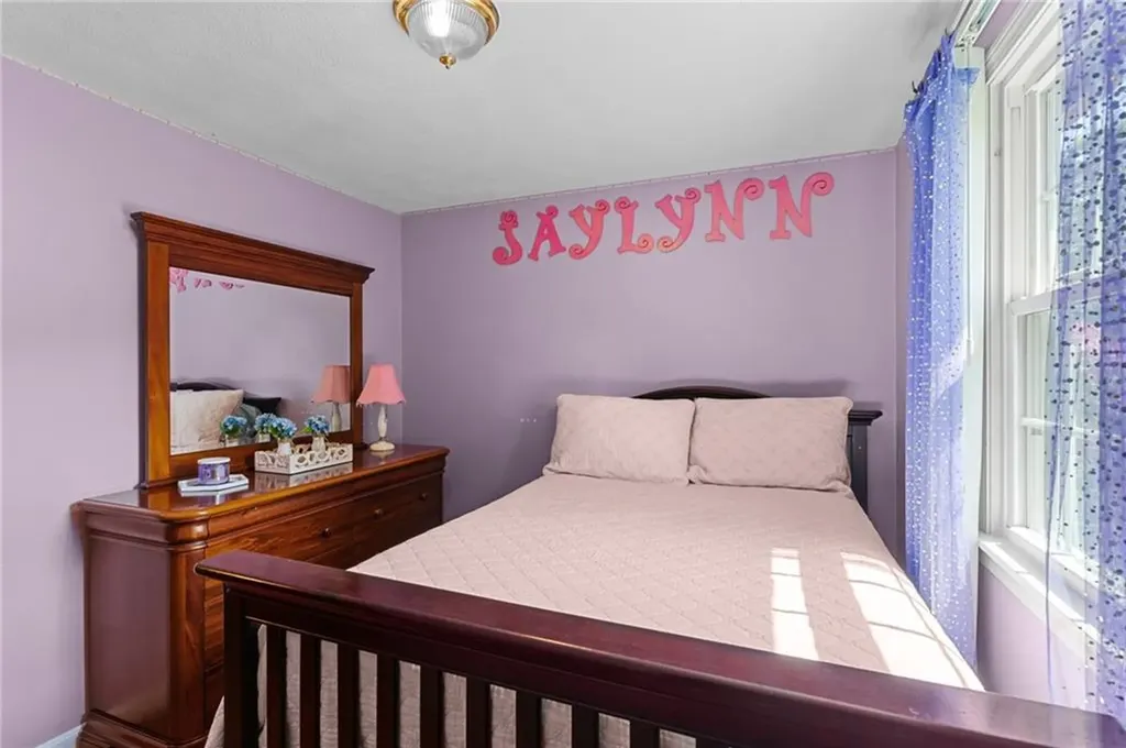 72 Winifred Avenue Warwick RI 02889