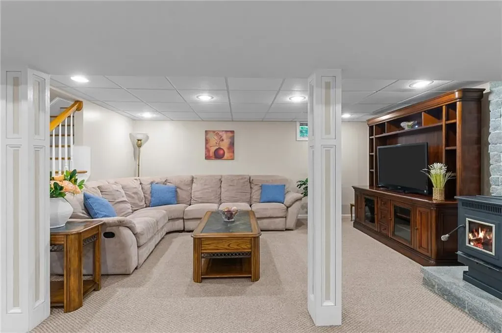 72 Winifred Avenue Warwick RI 02889