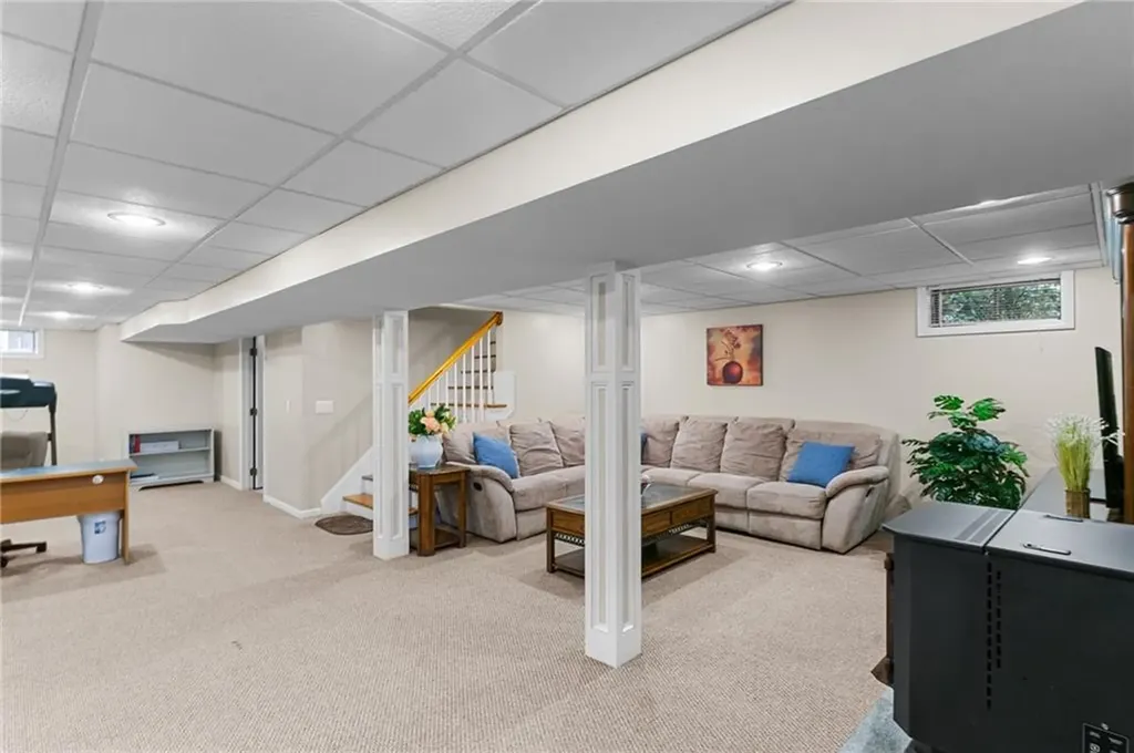 72 Winifred Avenue Warwick RI 02889