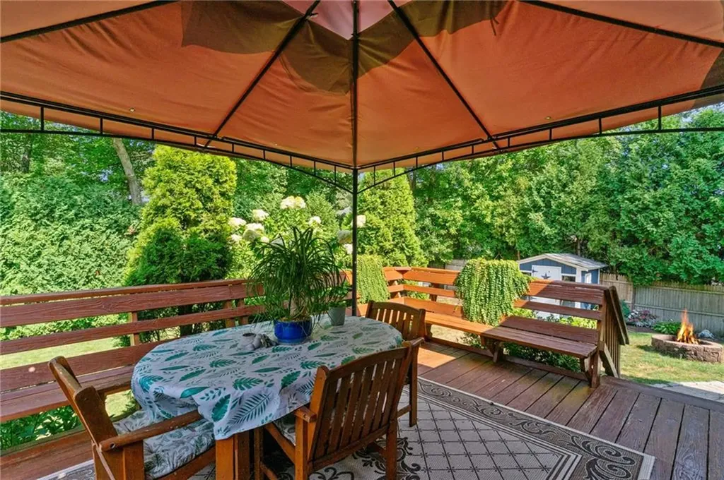 72 Winifred Avenue Warwick RI 02889