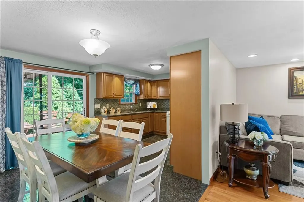 72 Winifred Avenue Warwick RI 02889