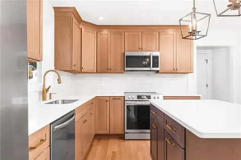 83 Pine Crest Drive East Providence RI 02915