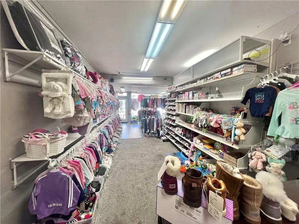 32 Main Road Tiverton RI 02878