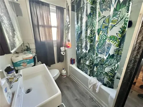 32 Main Road Tiverton RI 02878