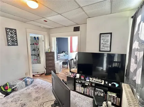 32 Main Road Tiverton RI 02878