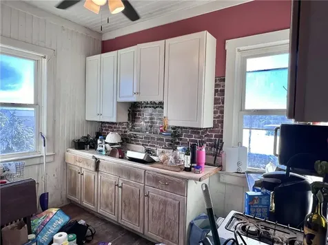 32 Main Road Tiverton RI 02878