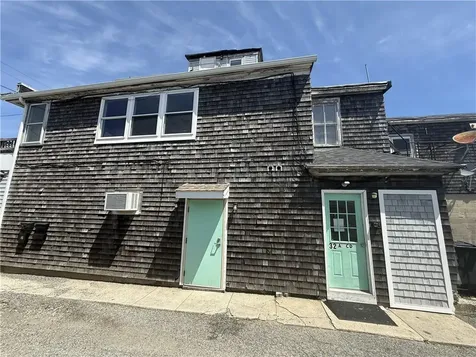 32 Main Road Tiverton RI 02878