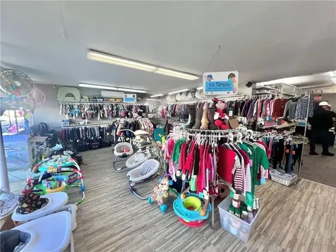 32 Main Road Tiverton RI 02878