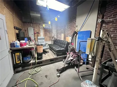 32 Main Road Tiverton RI 02878