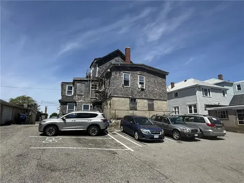 32 Main Road Tiverton RI 02878