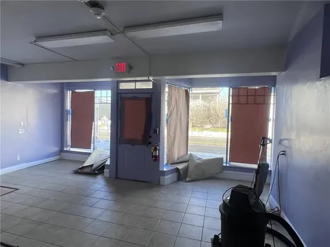 32 Main Road Tiverton RI 02878