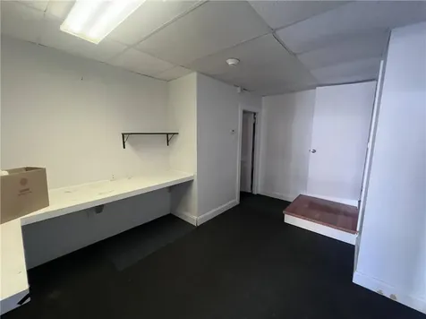 32 Main Road Tiverton RI 02878