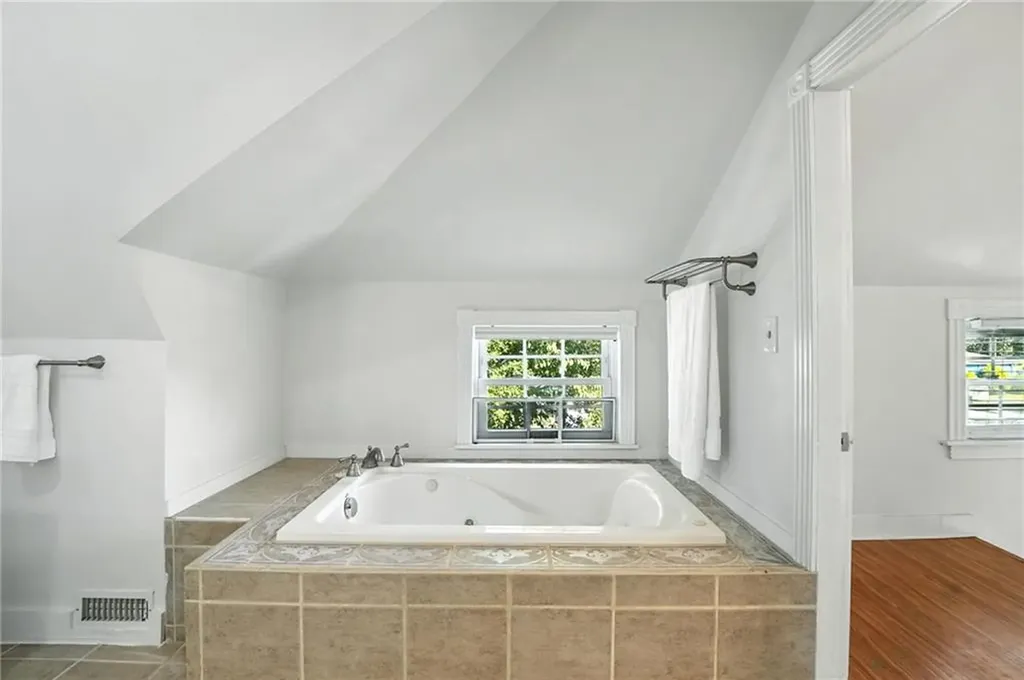 997 West Shore Road Warwick RI 02889