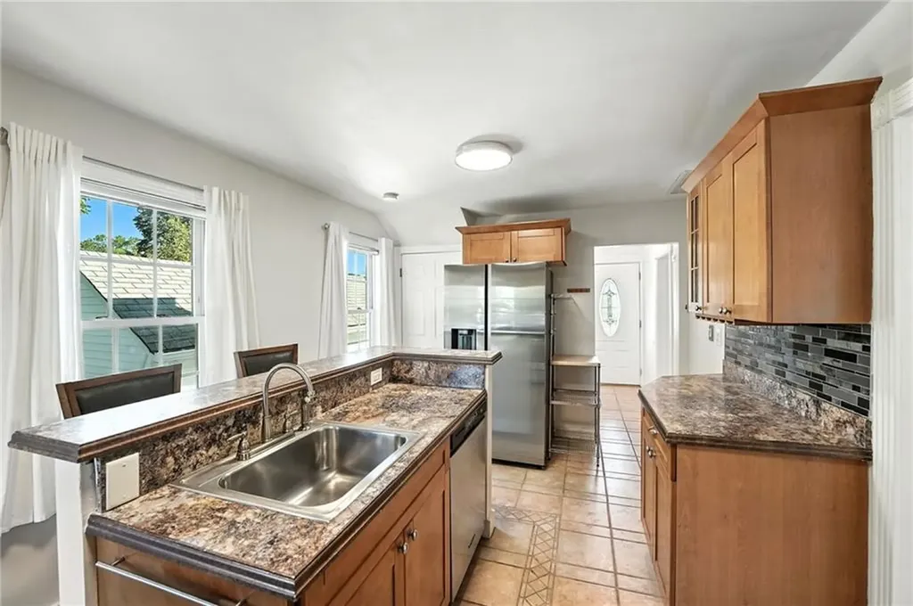 997 West Shore Road Warwick RI 02889