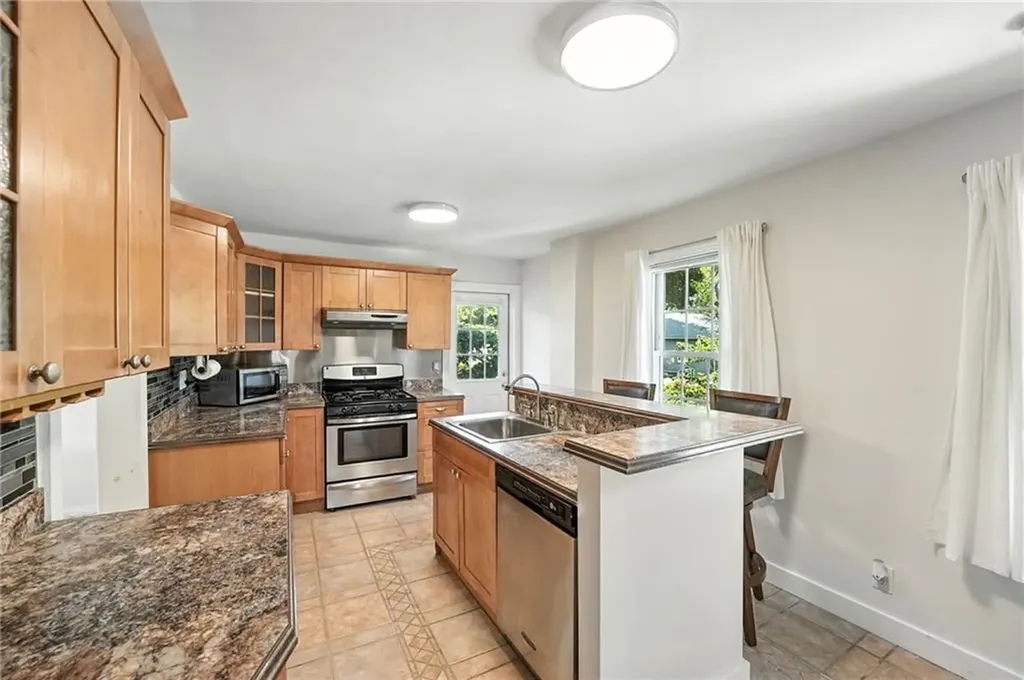997 West Shore Road Warwick RI 02889