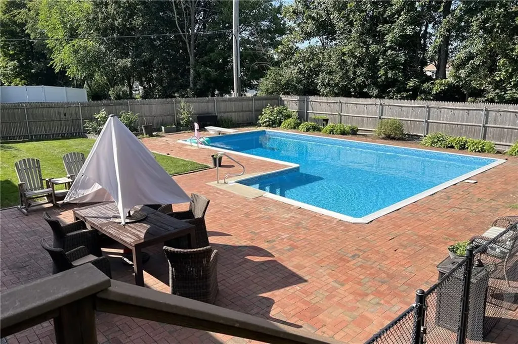 4 Norton Drive Cumberland RI 02864