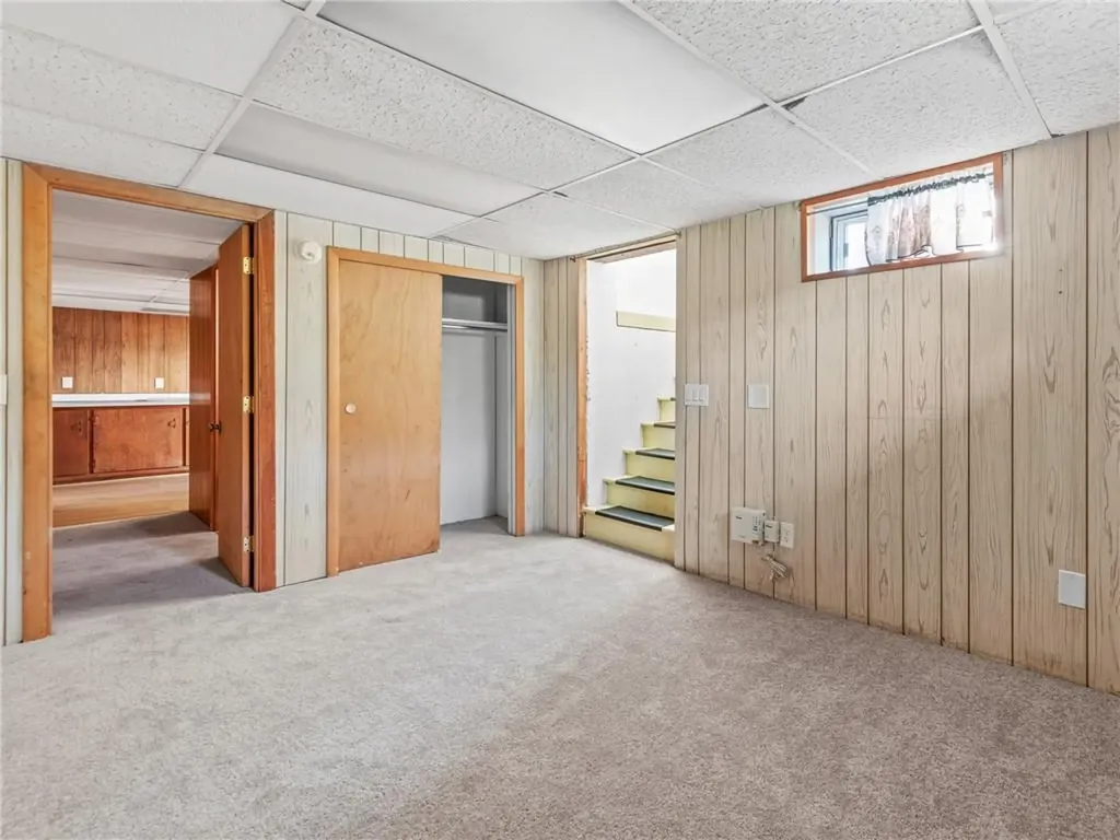 309 Longmeadow Avenue Warwick RI 02889