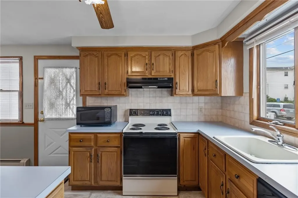 62 Littlefield Street Pawtucket RI 02861