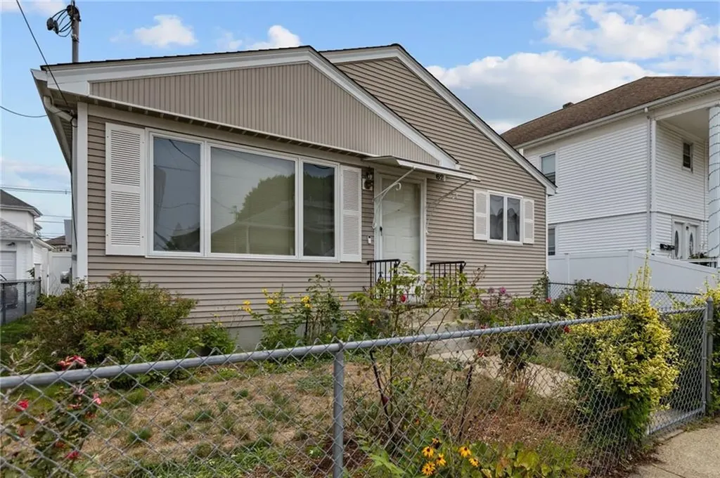 62 Littlefield Street Pawtucket RI 02861