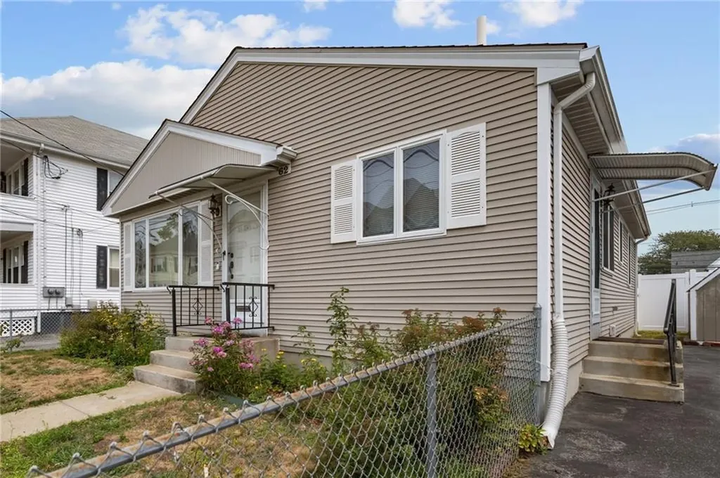 62 Littlefield Street Pawtucket RI 02861