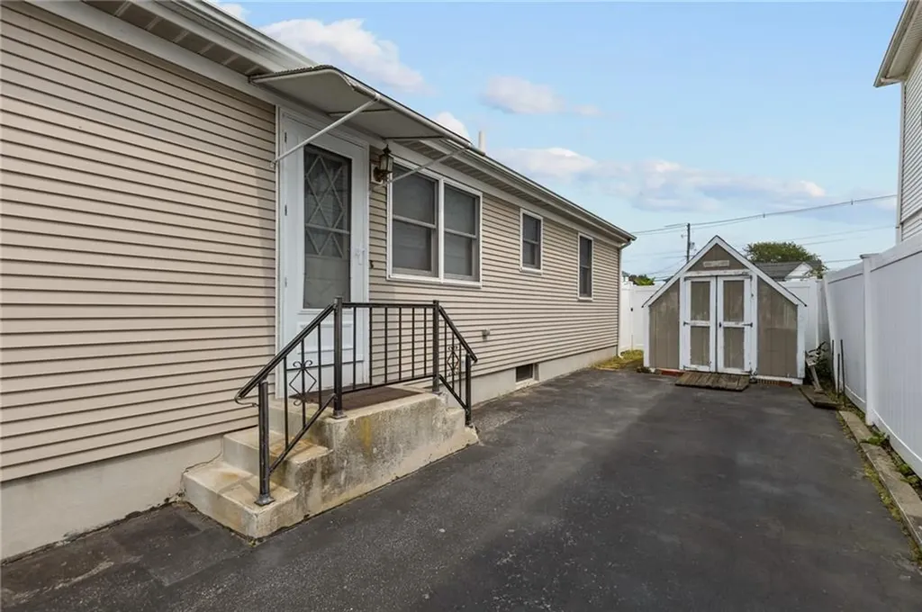 62 Littlefield Street Pawtucket RI 02861