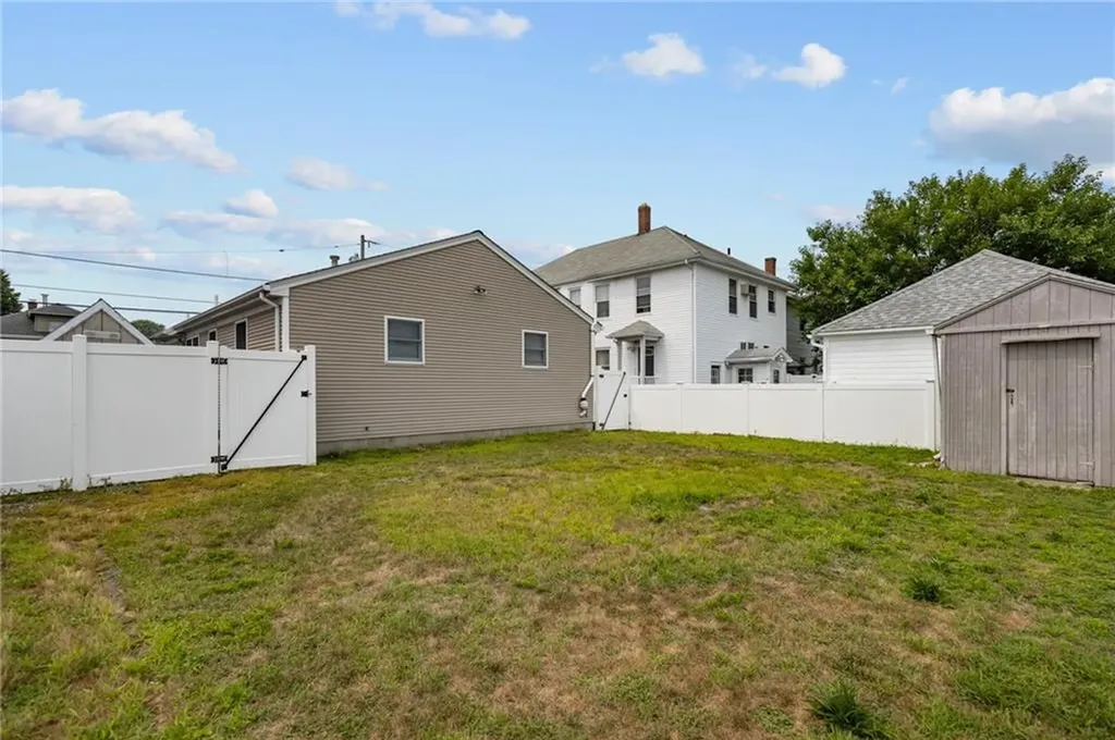 62 Littlefield Street Pawtucket RI 02861