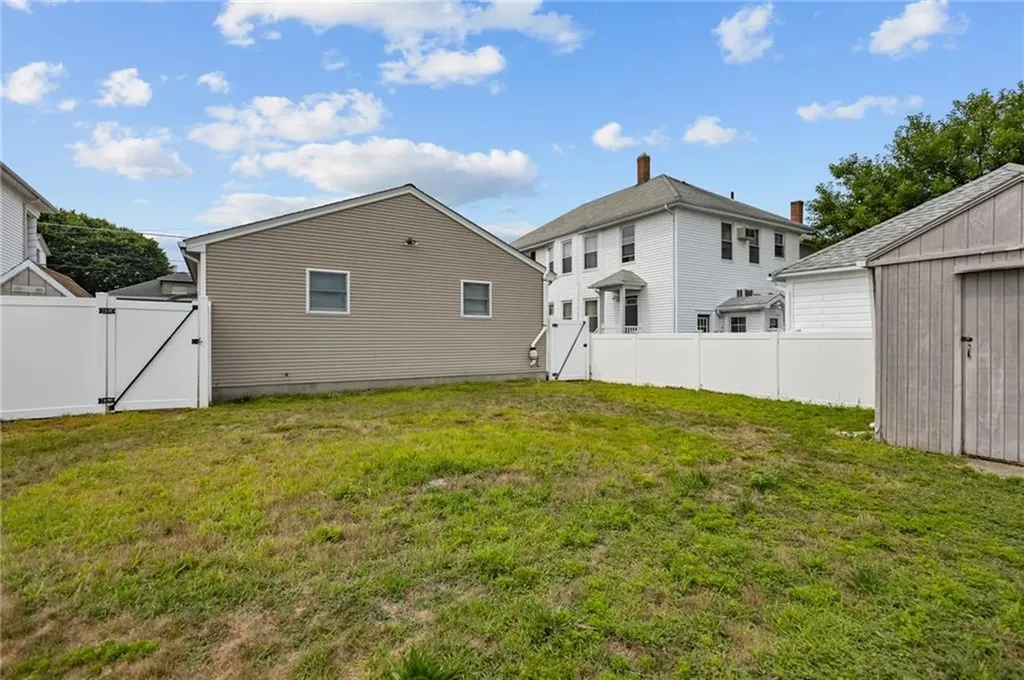 62 Littlefield Street Pawtucket RI 02861