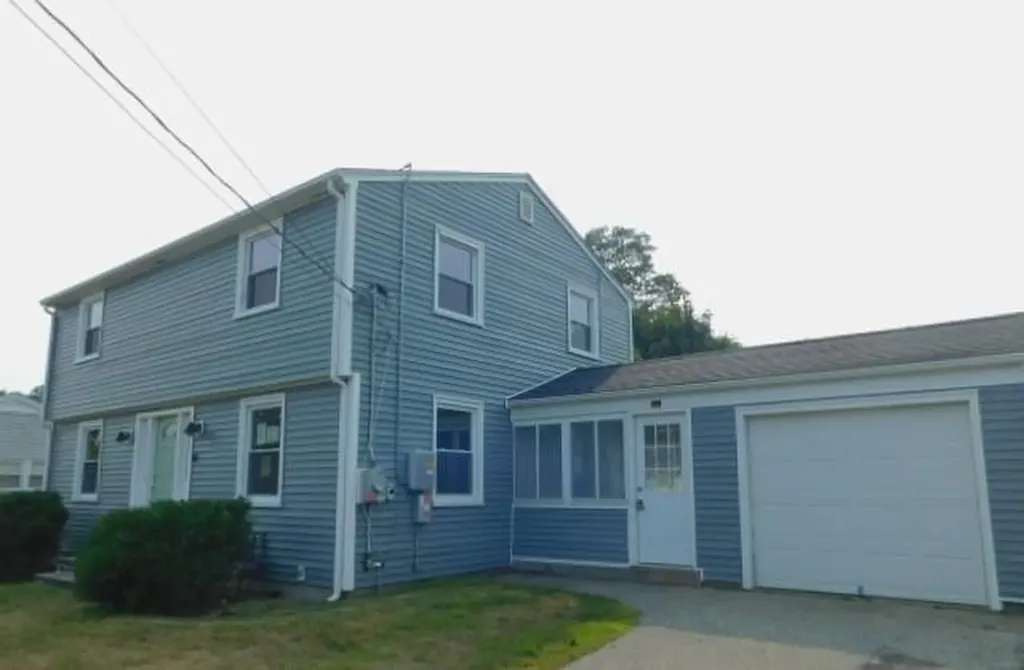 41 Woodcrest Drive East Providence RI 02915