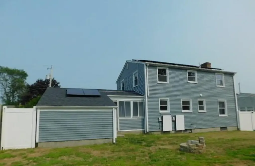 41 Woodcrest Drive East Providence RI 02915