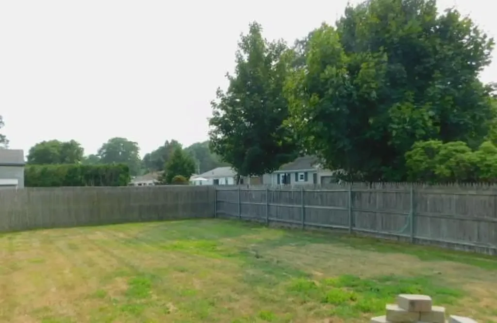 41 Woodcrest Drive East Providence RI 02915